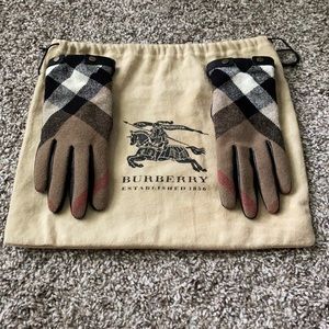 Women’s Authentic Burberry gloves